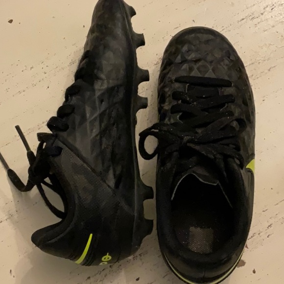 Black and Yellow Textured Sneakers - Picture 7 of 8